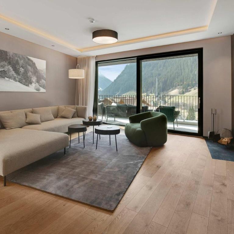 Alpine Chic - Fireplace Views & Ski Resorts - Apartment - 23