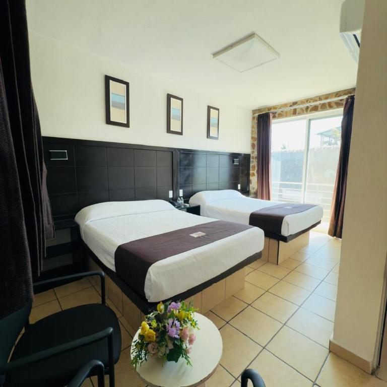 Hotel Stone - Habitación Doble - 2 camas - 5
