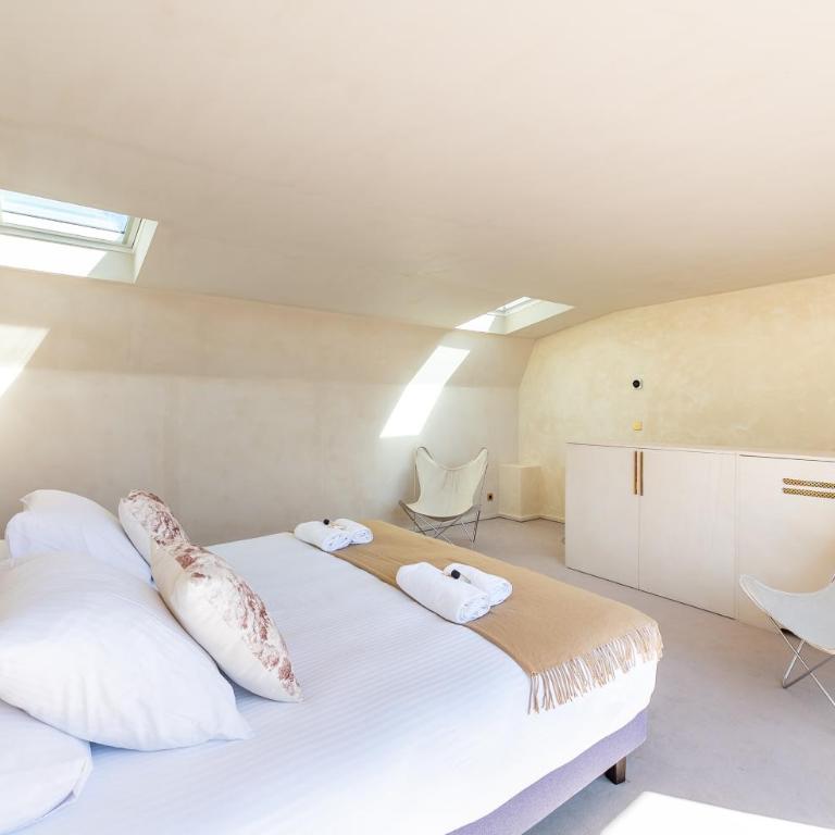 Lease Mobility l Champs-Elysée & Eiffel View l Triplex 2BR & Rooftop - Two-Bedroom Apartment with City View - 6