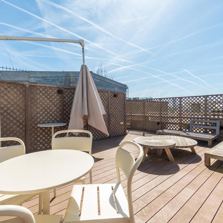 Lease Mobility l Champs-Elysée & Eiffel View l Triplex 2BR & Rooftop - Two-Bedroom Apartment with City View - 10