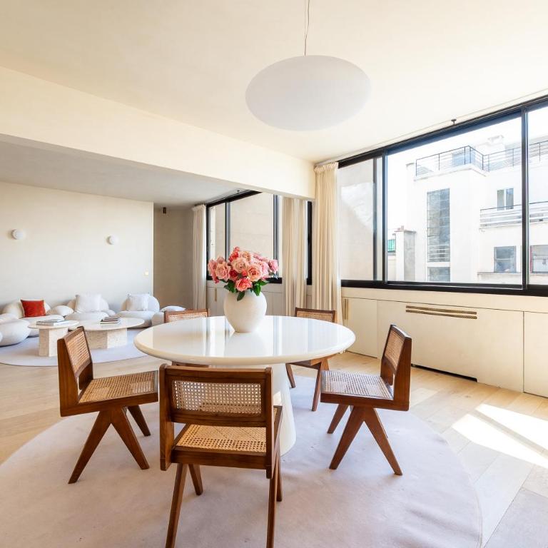 Lease Mobility l Champs-Elysée & Eiffel View l Triplex 2BR & Rooftop - Two-Bedroom Apartment with City View - 9