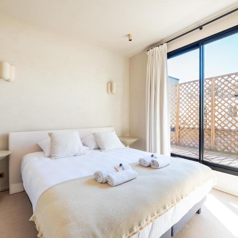 Lease Mobility l Champs-Elysée & Eiffel View l Triplex 2BR & Rooftop - Two-Bedroom Apartment with City View - 11
