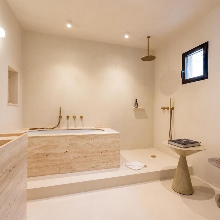 Lease Mobility l Champs-Elysée & Eiffel View l Triplex 2BR & Rooftop - Two-Bedroom Apartment with City View - 24