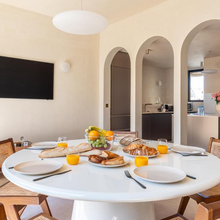 Lease Mobility l Champs-Elysée & Eiffel View l Triplex 2BR & Rooftop - Two-Bedroom Apartment with City View - 33