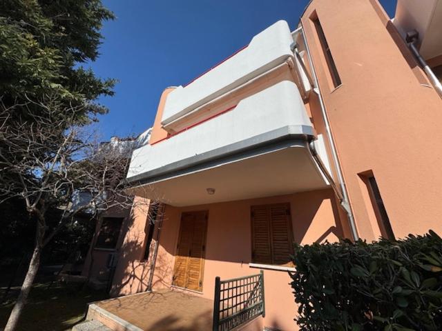 Villa Pineta Mare - Appartamento con 2 Camere da Letto e Vista Giardino - 15