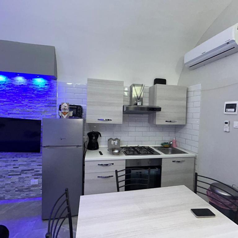 Fanale House - One-Bedroom Apartment - 37