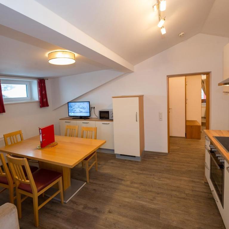 Elto Appartements Chalet - Apartment mit Balkon - 7