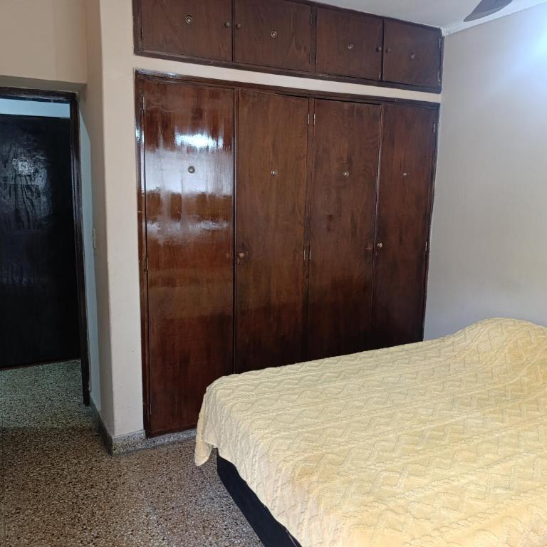 Tu Hostel Tucuman - Quadruple Room with Balcony - 2