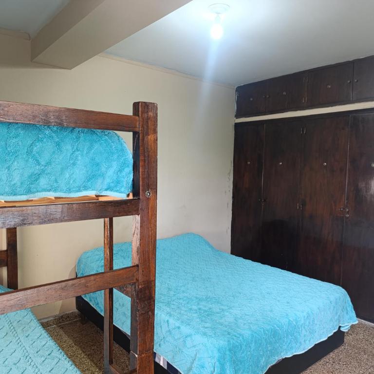 Tu Hostel Tucuman - Quadruple Room with Shared Bathroom - 2