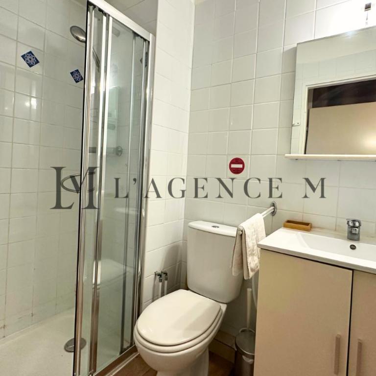 Pinea - Appartement rénové les pieds dans l'eau avec chambre séparée et parking à Calvi - Studio - 7