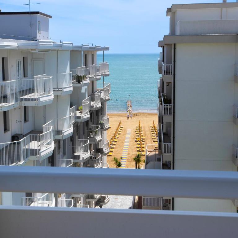 Hotel Laurin - Camera Standard con Vista Mare Laterale - 1