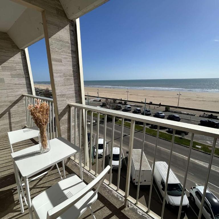 Appart 3 pièces, 2 chambres, 5-6 pers, balcon, garage, Saint-Jean-de-Monts - FR-1-224C-321 - Apartment - 9
