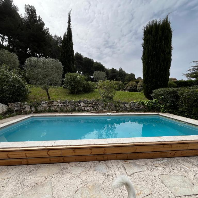 Villavos La Vassal - Maison de vacances avec âme - piscine nature expo plein sud - 6 pers - Cassis - Villa avec Piscine Privée - 9