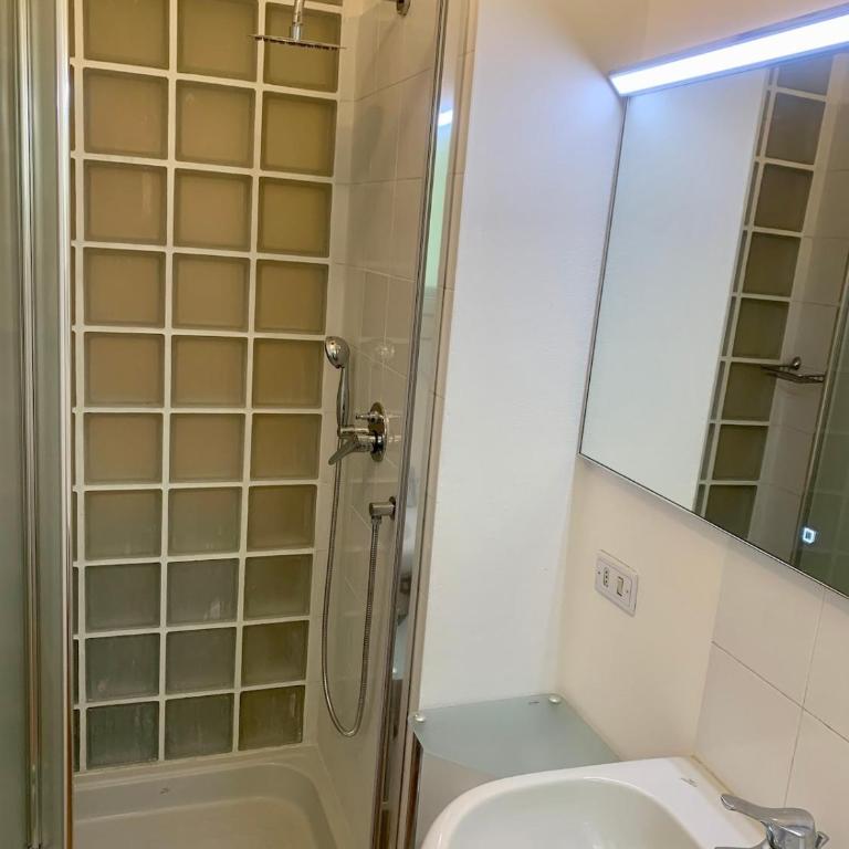 Central apartment in villa, garden and Netflix - Monolocale Matrimoniale Deluxe - 8