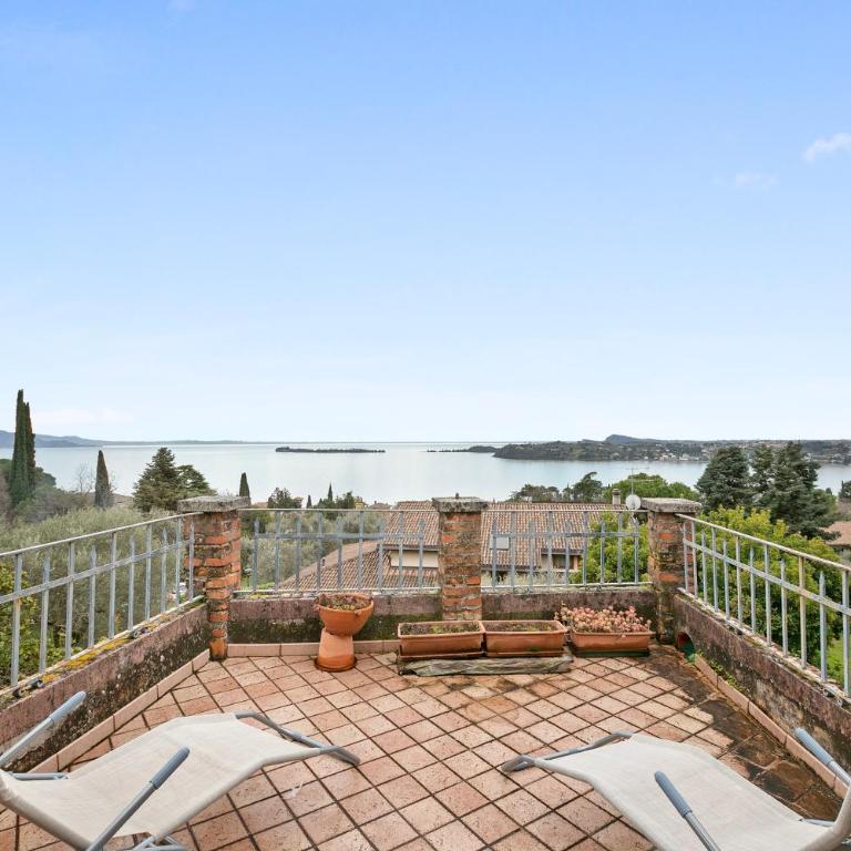 Teseo House | Lake View & Terrace - Happy Rentals - Casa Vacanze - 1
