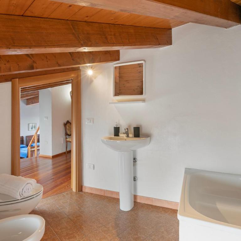 Teseo House | Lake View & Terrace - Happy Rentals - Casa Vacanze - 19