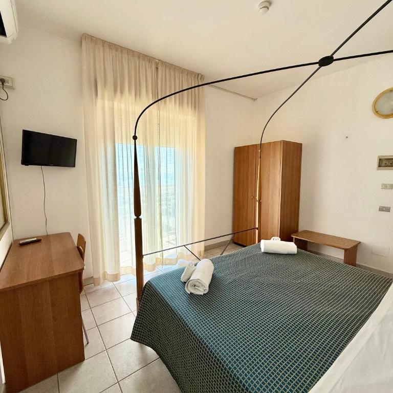 Hotel B&B Nizza Riccione - Camera Matrimoniale con Vista Mare Frontale - 9