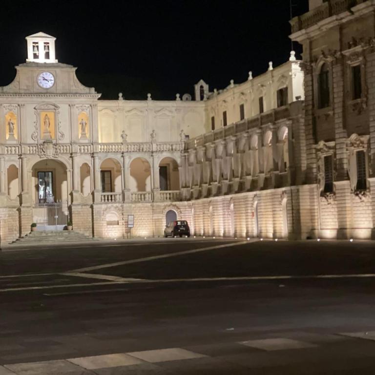 Simohouse Lecce - Executive Suite Apartment 140mq - 2 Bathrooms - Appartamento con 2 Camere da Letto - 55