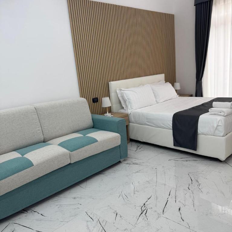 Hotiday Room Collection - Napoli Sant'Arcangelo - Camera Quadrupla Deluxe - 9
