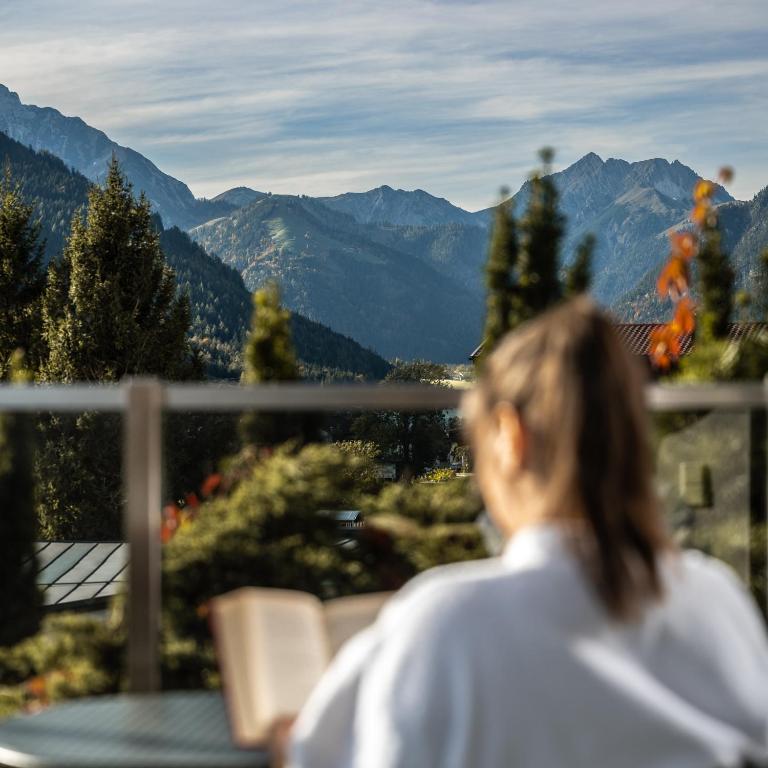 Arthur's Hotel und Apartments am Achensee - Doppelzimmer mit Infrarotkabine und Balkon - 11
