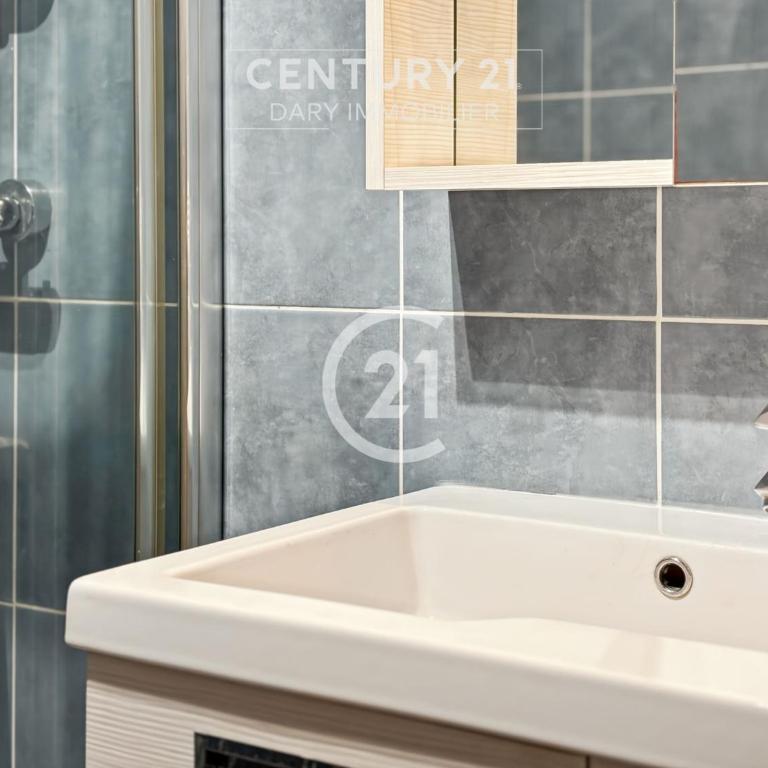 Victoria Calvi - Appartement T2 - One-Bedroom Apartment with Balcony - 16