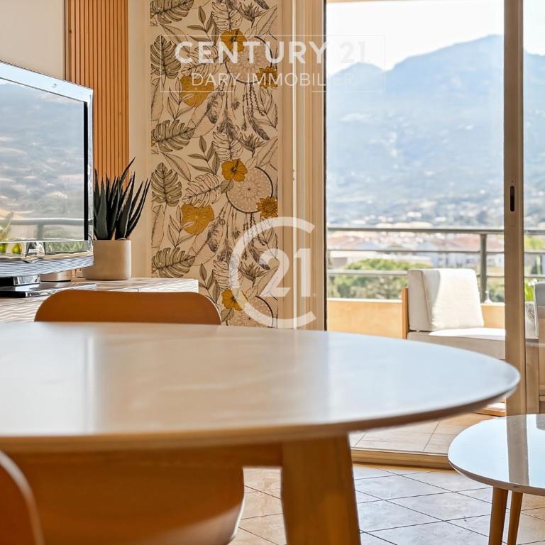 Victoria Calvi - Appartement T2 - One-Bedroom Apartment with Balcony - 8