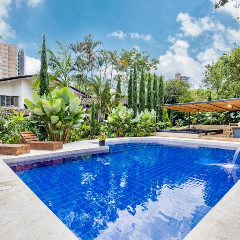 Breathtaking 6BR Private Paradise in Poblado MDE - Villa - 1