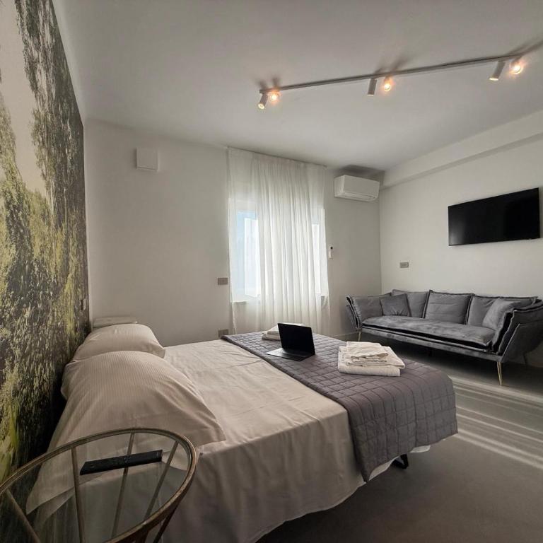 MB&B Relax Rooms - Villa Segala - Queen Room with Garden View - 22