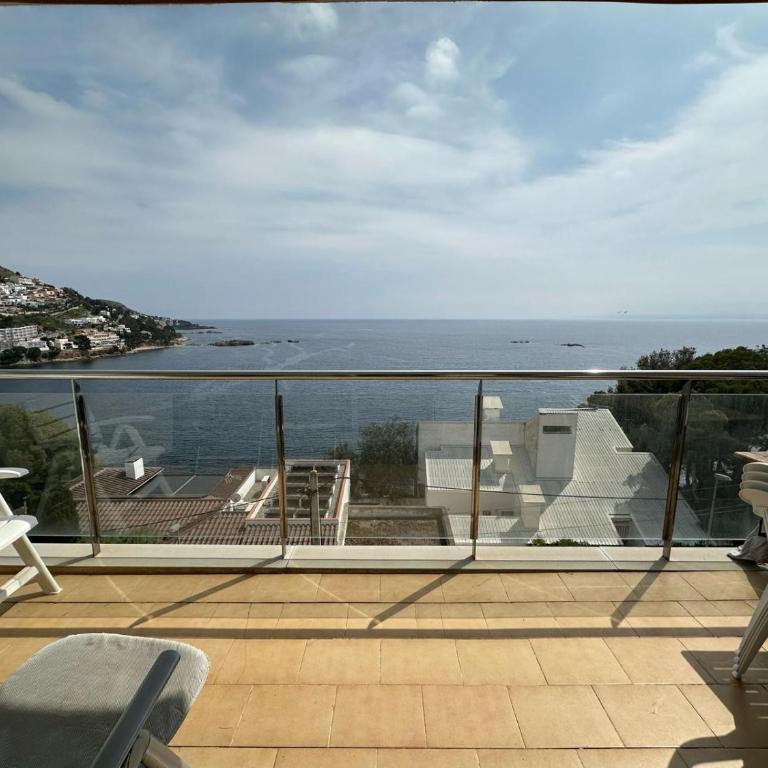 Apartamento vista mar y parking en Roses AV-27 - Two-Bedroom Apartment - 3