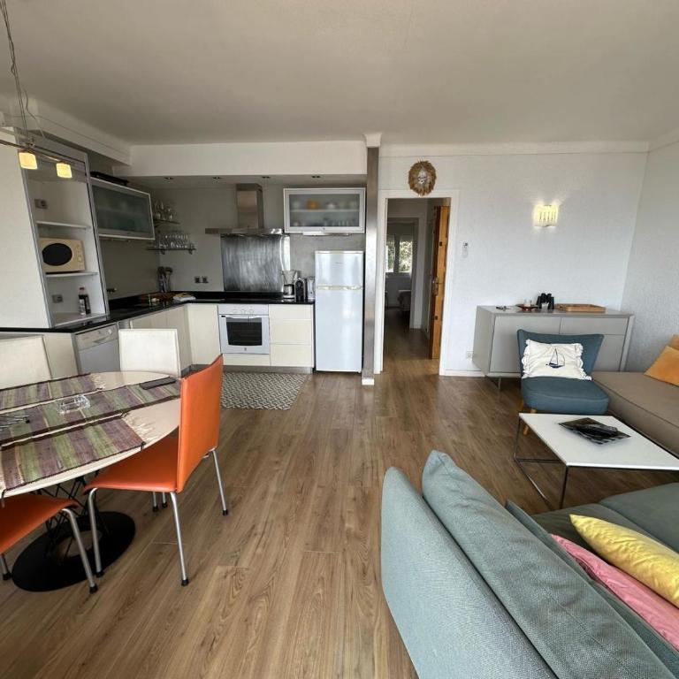 Apartamento vista mar y parking en Roses AV-27 - Two-Bedroom Apartment - 4