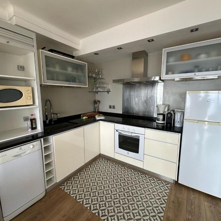 Apartamento vista mar y parking en Roses AV-27 - Two-Bedroom Apartment - 6