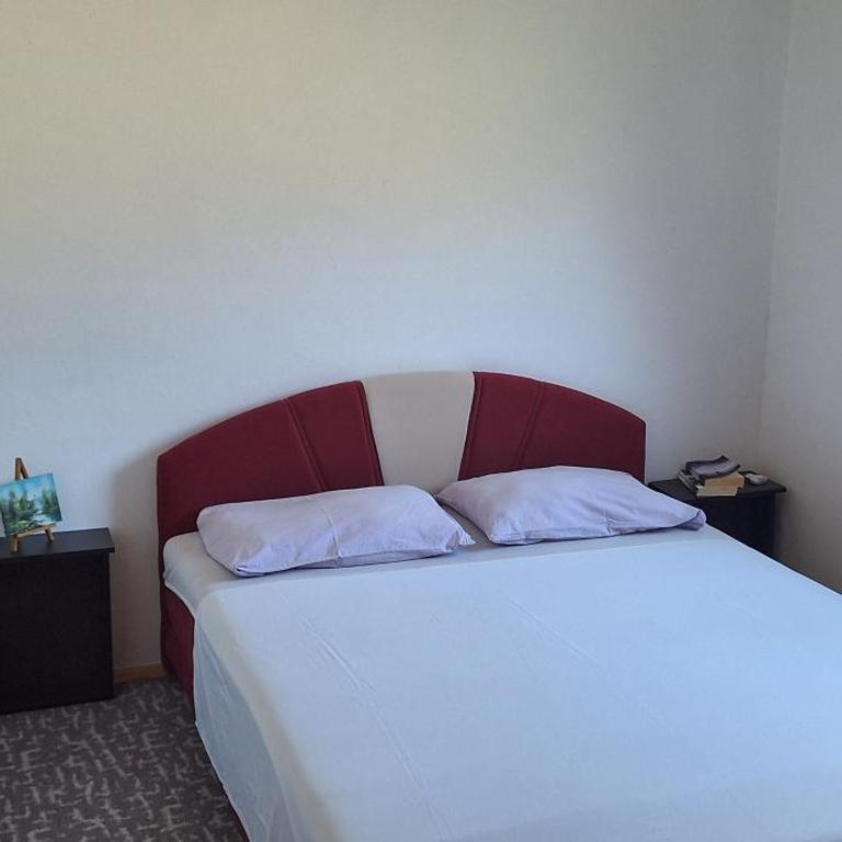 Diverso - One-Bedroom Apartment - 8