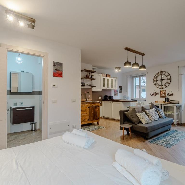 GuestHost-Central Apartment - One-Bedroom Apartment - 8