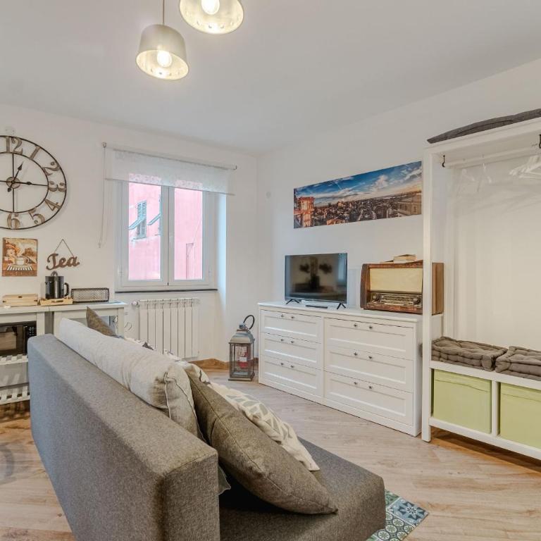 GuestHost-Central Apartment - One-Bedroom Apartment - 1