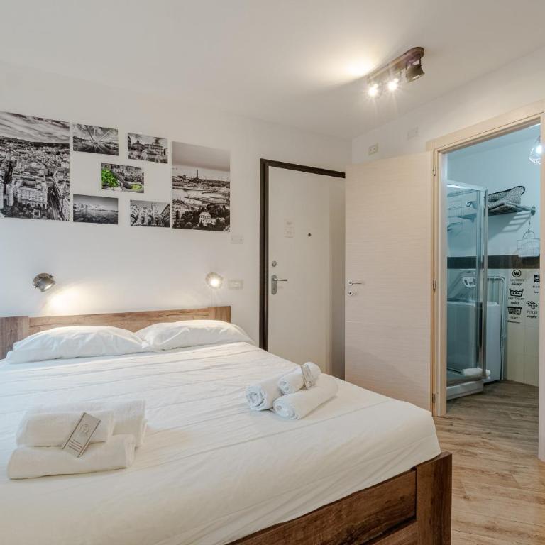GuestHost-Central Apartment - One-Bedroom Apartment - 10