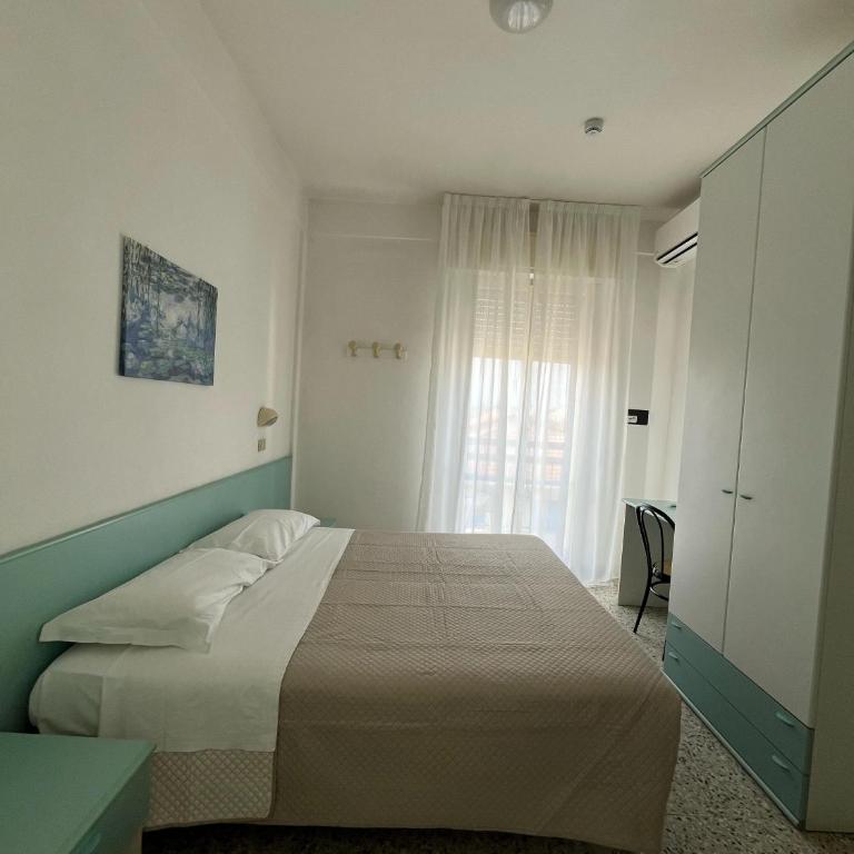 Hotel Cavallino Bianco Rimini - Camera Matrimoniale/Doppia con Letti Singoli con Balcone - 1