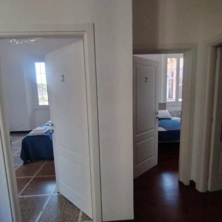 Affittacamere Dalla Patagonia - Two-Bedroom Suite with Private External bathroom - 10