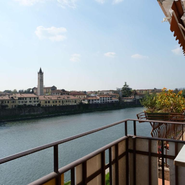 Case VR Holiday - Cangrande on the River - Two-Bedroom Apartment - 4