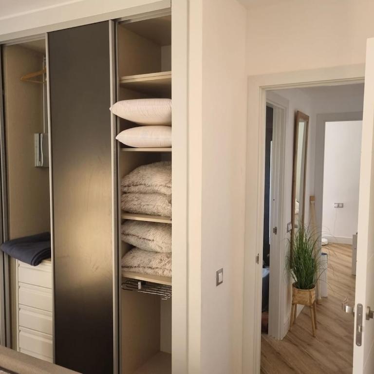 Lovley 2 bed apartment with a sea view ! - Apartamento con vistas al mar - 9