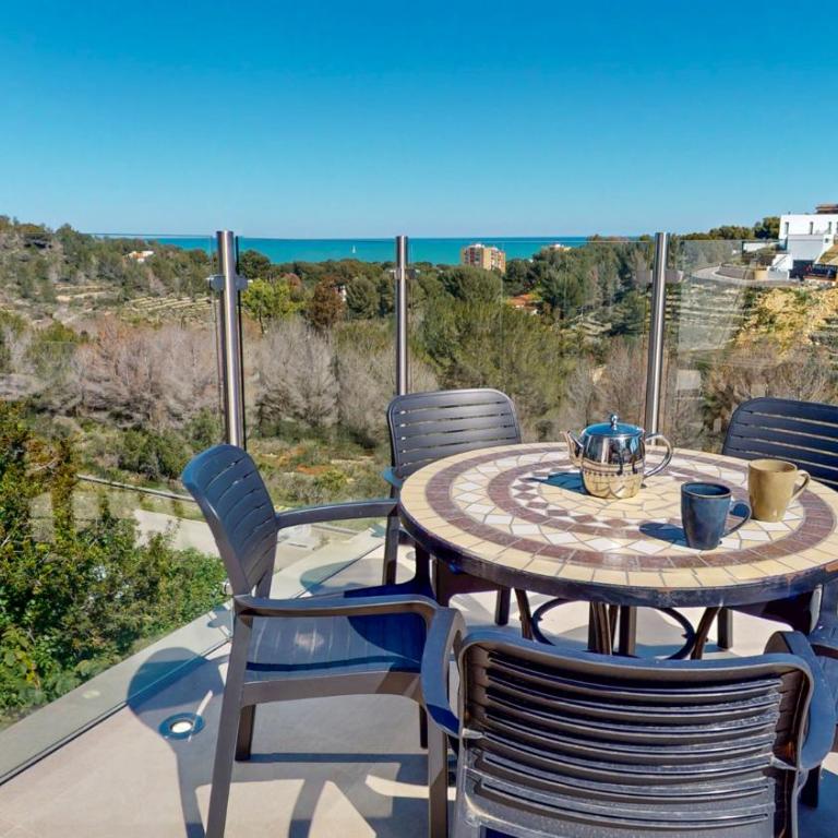 Villa León en Denia, vacaciones con barbacoa en terraza, piscina privada y vistas al Mediterráneo by Family Homes - Villa de 6 dormitorios - 9