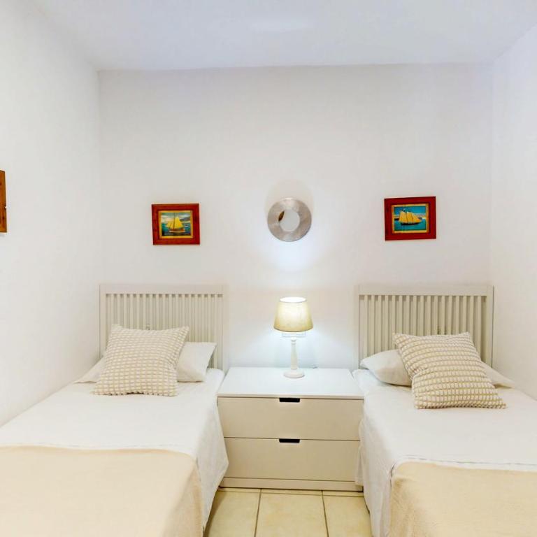 Villa León en Denia, vacaciones con barbacoa en terraza, piscina privada y vistas al Mediterráneo by Family Homes - Villa de 6 dormitorios - 23