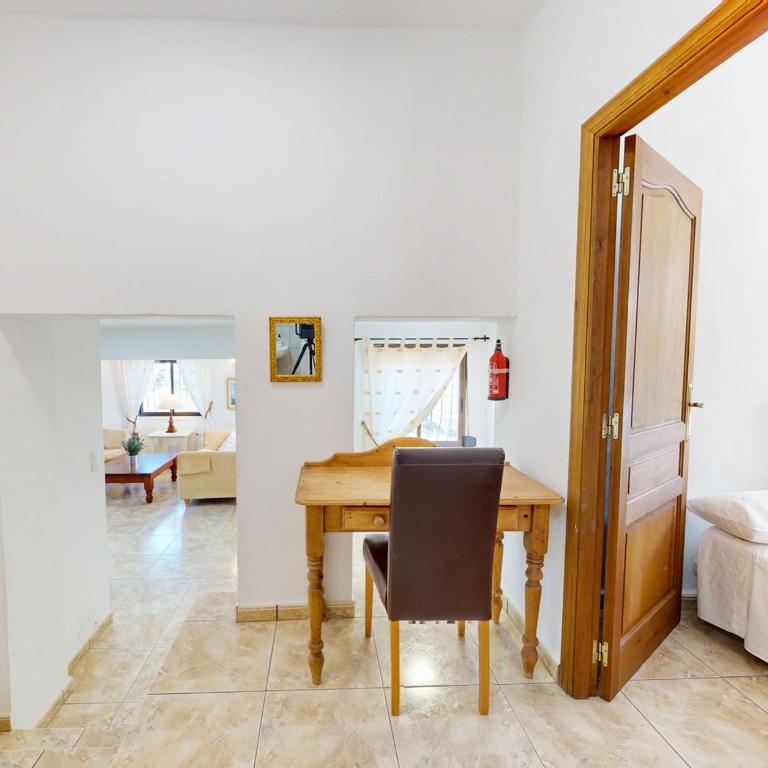 Villa León en Denia, vacaciones con barbacoa en terraza, piscina privada y vistas al Mediterráneo by Family Homes - Villa de 6 dormitorios - 47