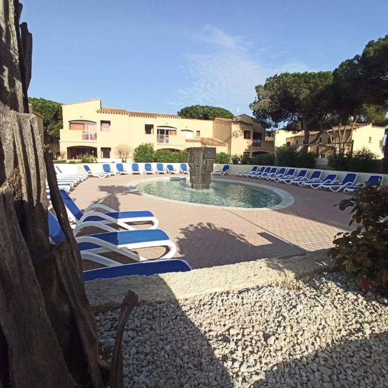 Le Cap d'Agde 2 pièces climatisé résidence Odalys St Loup en RDC avec terrasse - One-Bedroom Apartment - 45