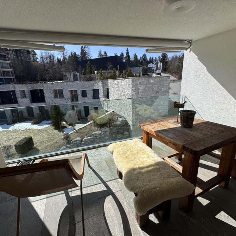 Sleek Mountain Escape Light and Airy - Apartment - 3