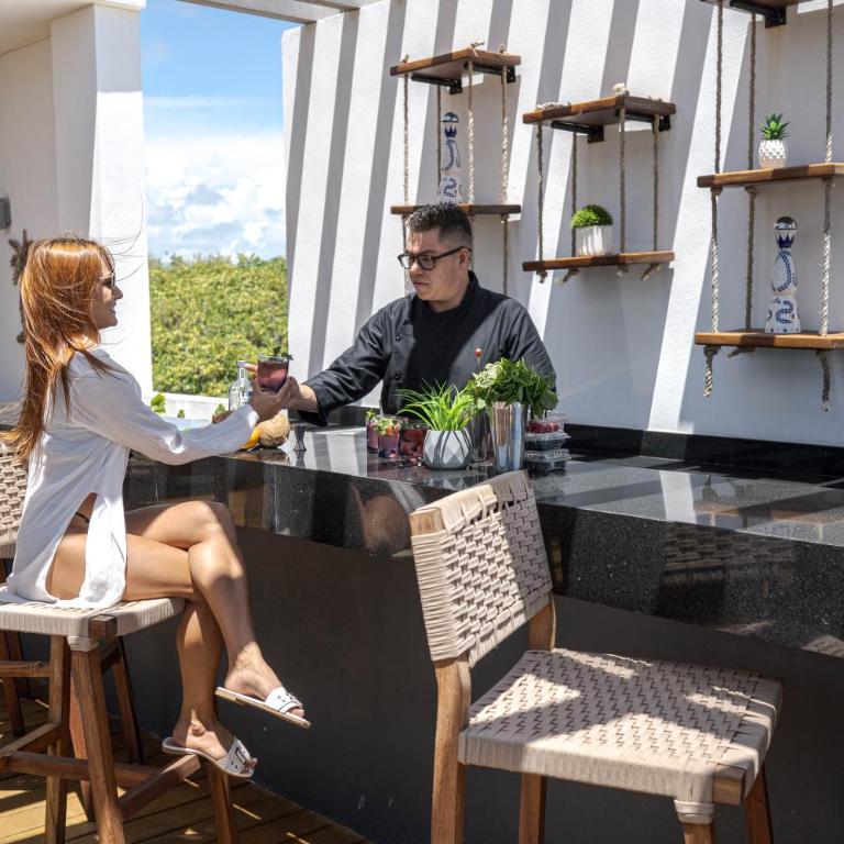 Beachfront luxury villa with pool with private cooker & staff - Villa with Sea View - 35