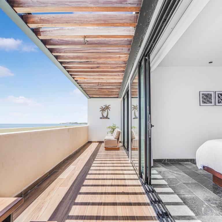 Beachfront luxury villa with pool with private cooker & staff - Villa with Sea View - 46