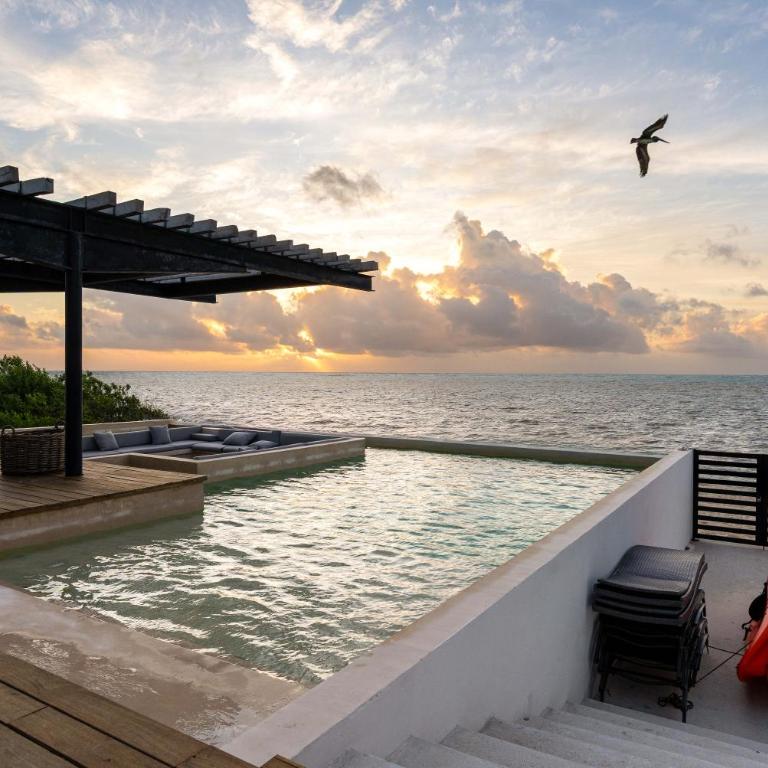 Beachfront luxury villa with pool with private cooker & staff - Villa with Sea View - 60