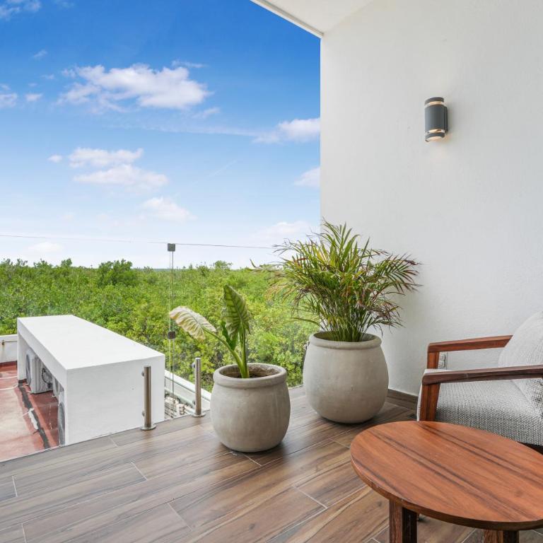 Beachfront luxury villa with pool with private cooker & staff - Villa with Sea View - 81