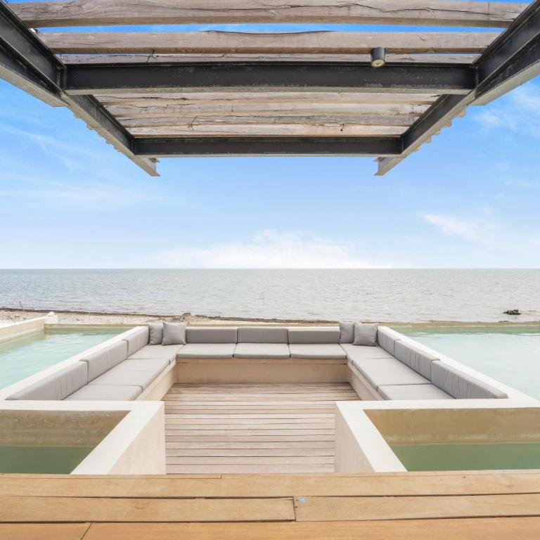 Beachfront luxury villa with pool with private cooker & staff - Villa with Sea View - 94
