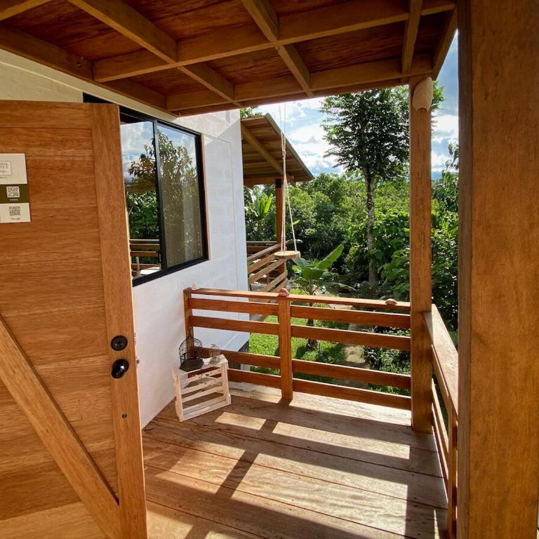 Coral Tree Lodge Tena - One-Bedroom Apartment with Balcony and Mountain View - 42